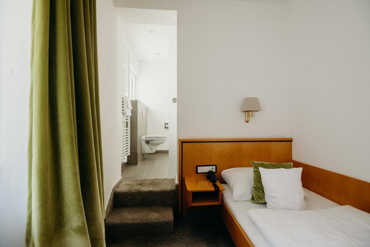 סארברוקן Hotel Crystal מראה חיצוני תמונה