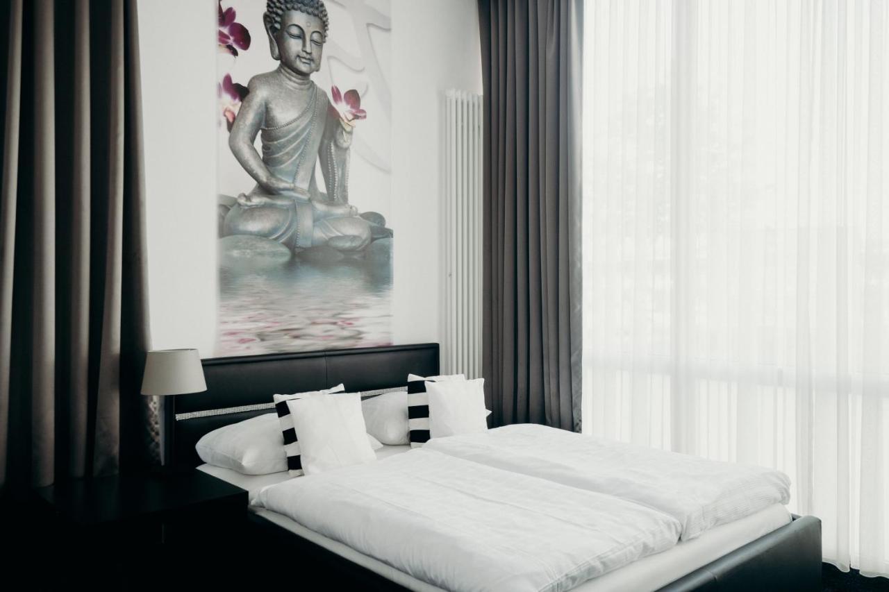 סארברוקן Hotel Crystal מראה חיצוני תמונה
