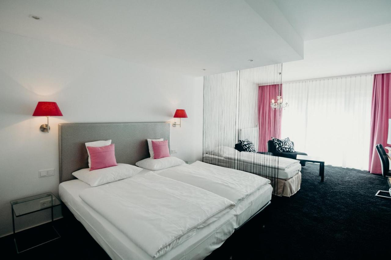 סארברוקן Hotel Crystal מראה חיצוני תמונה