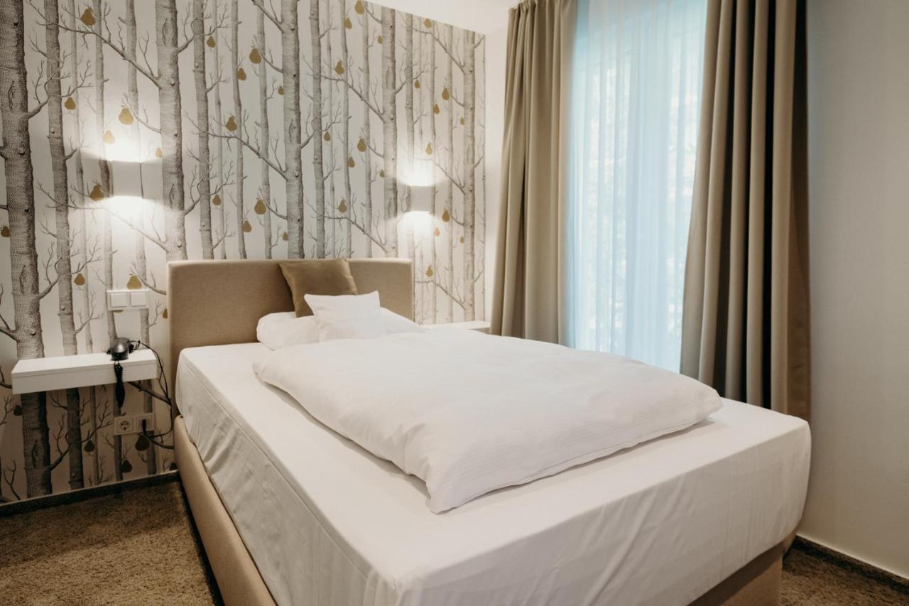 סארברוקן Hotel Crystal מראה חיצוני תמונה