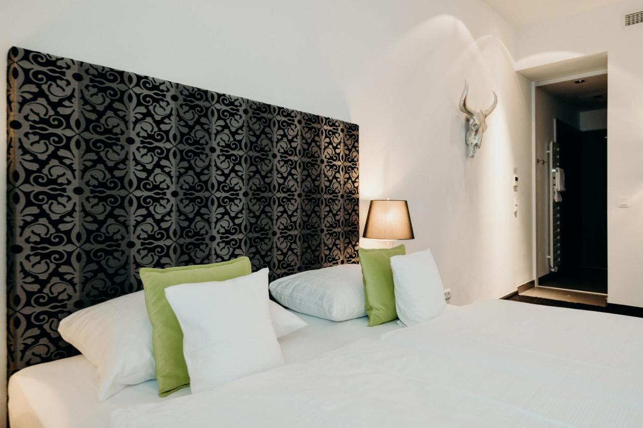 סארברוקן Hotel Crystal מראה חיצוני תמונה