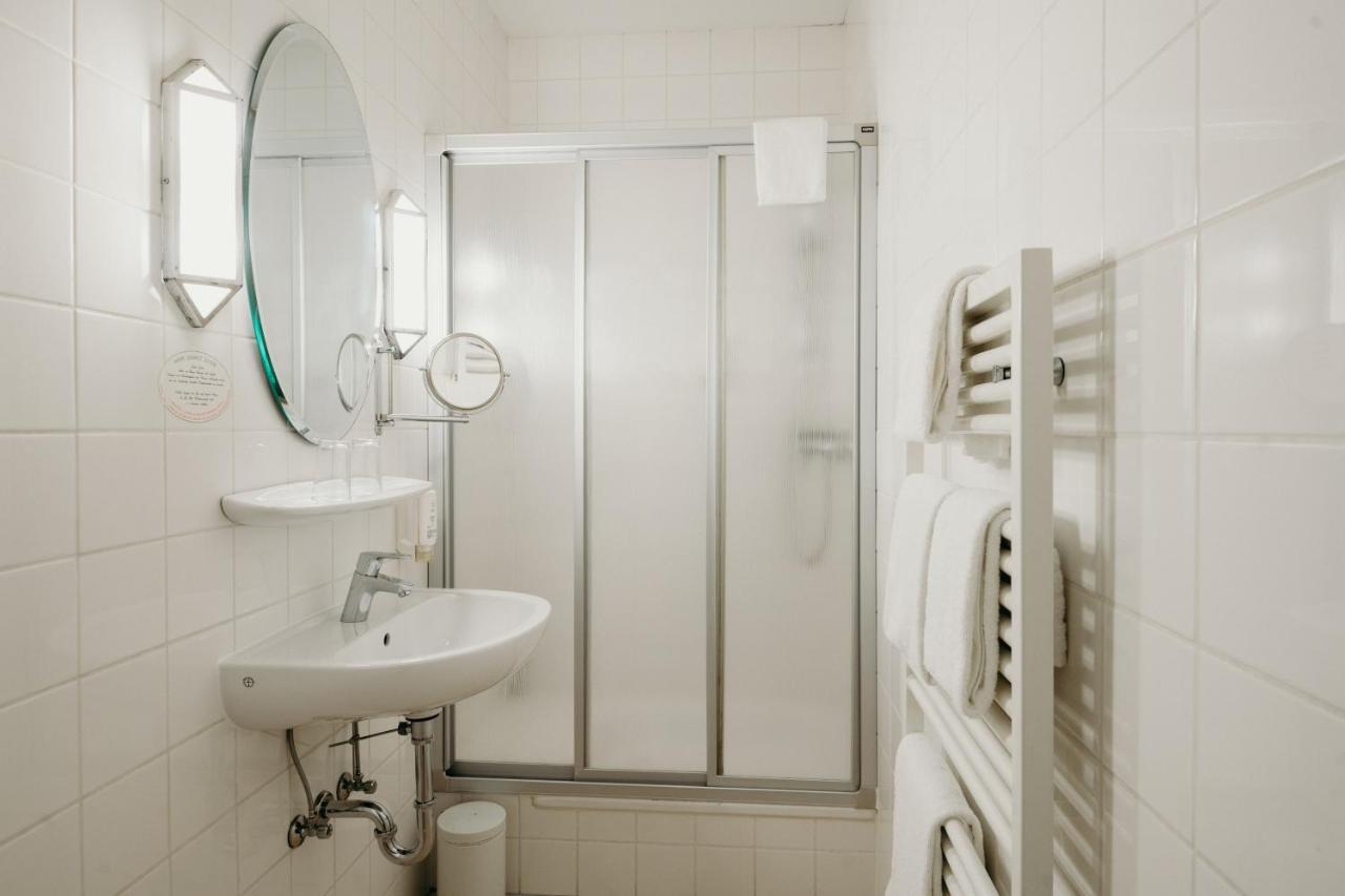 סארברוקן Hotel Crystal מראה חיצוני תמונה